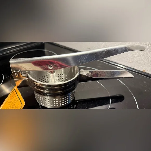 🆕 Stainless Steel Potato Ricer by Homebistro. - Picture 4 of 6